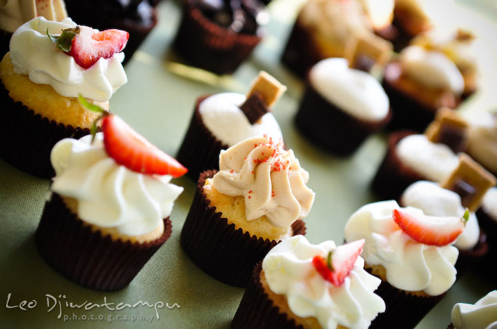 Mini cupcakes for wedding. Rock Hall, Chestertown, Kingstown, and Georgetown Maryland wedding photographer, Leo Dj Photography