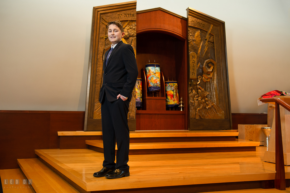 Temple Beth Shalom Annpolis Maryland bar mitzvah boy standing by altar photo by Leo Dj Photography.