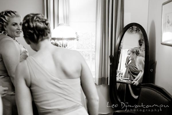bridesmaids waiting for guests annapolis kent island maryland wedding photography photographers