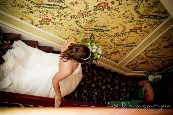 bride coming down stairs annapolis kent island maryland wedding photography photographers