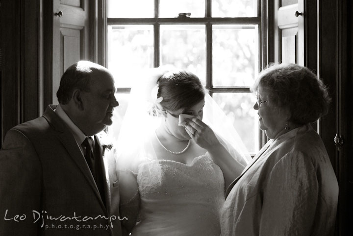 Bride emotional while spending time with her mother and father. Mariott Aspen Wye River Conference Center Wedding photos at Queenstown Eastern Shore Maryland, by photographers of Leo Dj Photography.