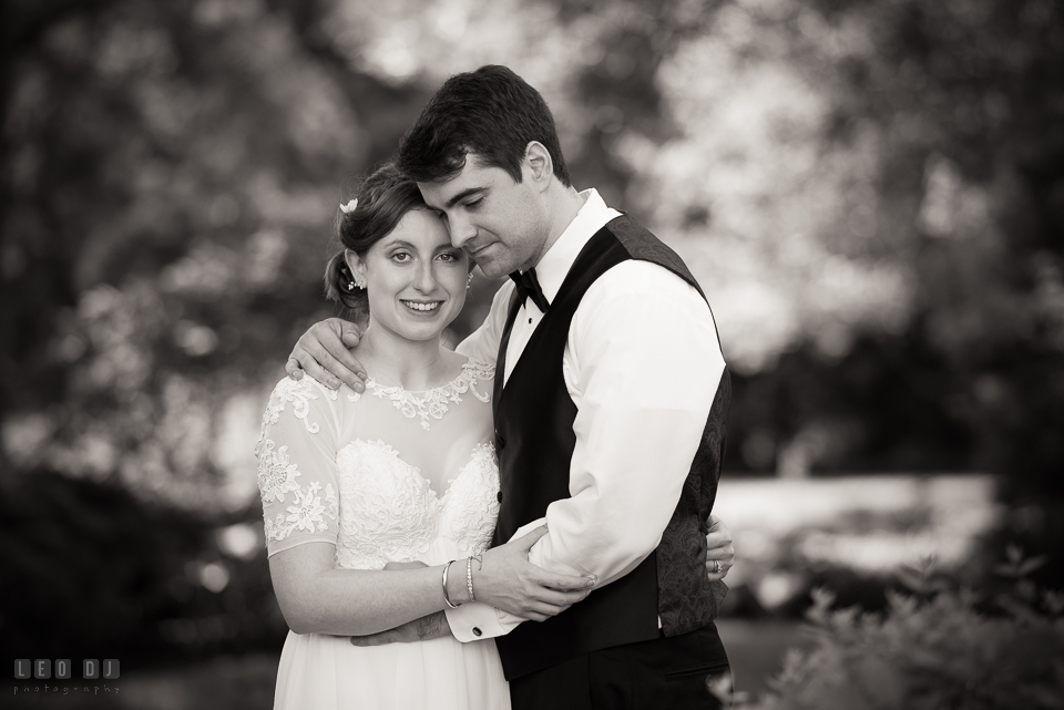 Kent Manor Inn bride and groom hugging photo by Leo Dj Photography