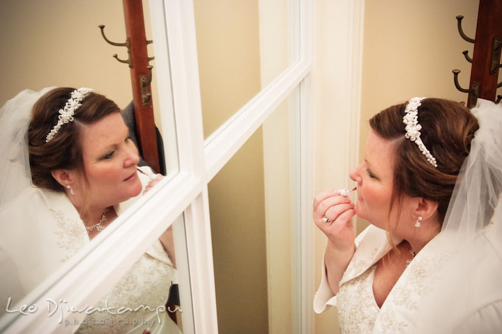 Bride putting on make up. Prospect Bay Country Club Grasonville MD Wedding Photographer by Leo Dj Photography
