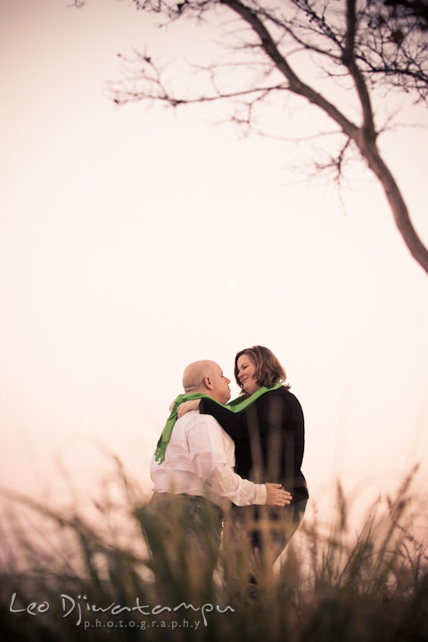 Fiancée holding her fiancé. Annapolis Downtown USNA Pre-wedding Engagement Photographer, Leo Dj Photography