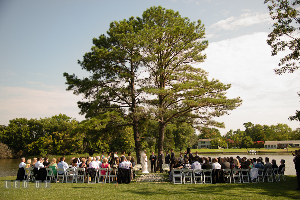 The Oaks Waterfront Inn wide view of waterfront ceremony area photo by Leo Dj Photography