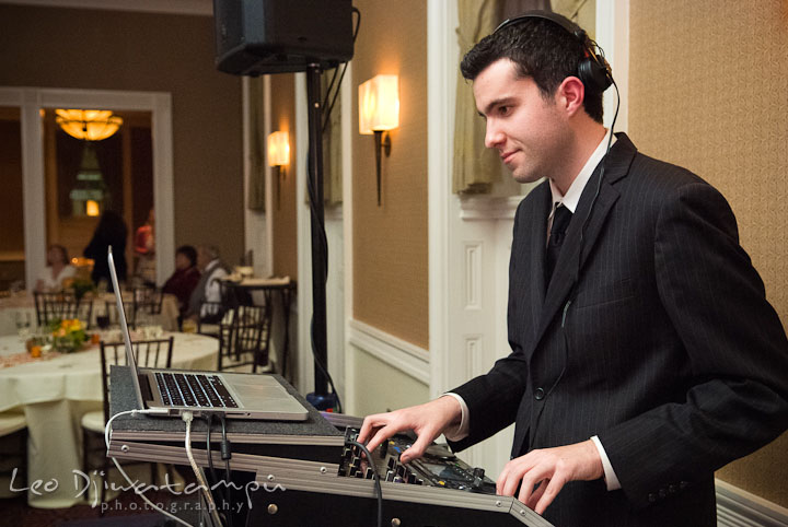 DJ Jeff Furnas from MyDeejay in action. The Tidewater Inn Wedding, Easton Maryland, reception photo coverage of Kelsey and Jonnie by wedding photographers of Leo Dj Photography.