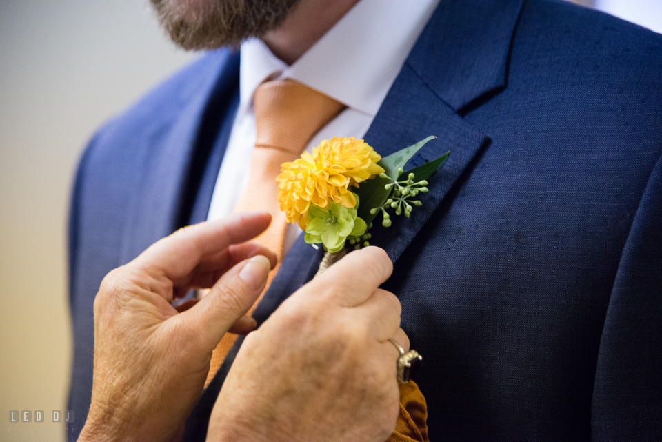 St Andrew by the Bay Groom with boutonniere photo by Leo Dj Photography.