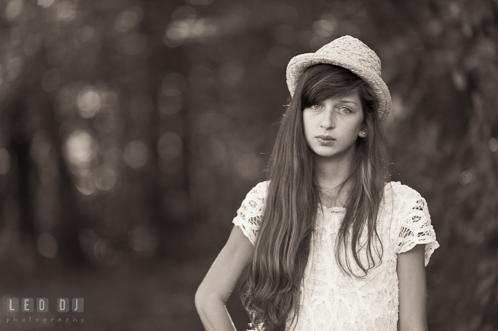 Girl with hat, looking at camera. Eastern Shore, Maryland, High School senior portrait session by photographer Leo Dj Photography. http://leodjphoto.com