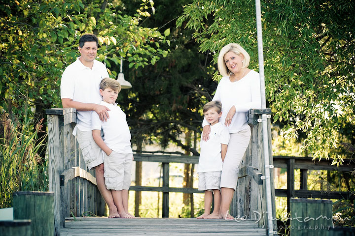 Family, father, mother and children posing. Kent Island, Annapolis, MD Fun Candid Family Lifestyle Photographer, Leo Dj Photography